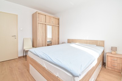 Prostran stan u centru grada s pogledom na more, svega 100 m od mora 16