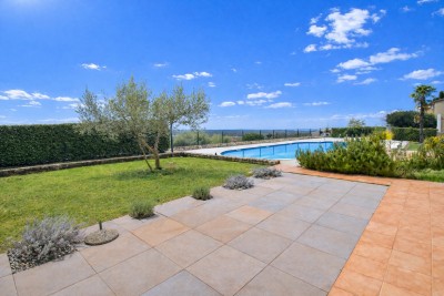 Kuća u nizu s fantastičnim panoramskim pogledom na more i zajedničkim bazenom 4