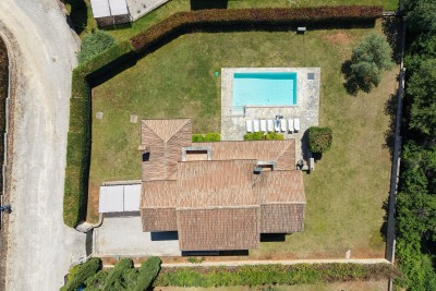 Mediterrane Villa mit großzügigem Garten und Pool 6
