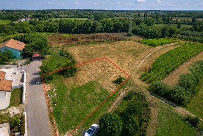 Poreč, građevinsko zemljište 767 m2