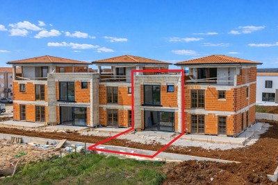 Mediteranes Reihenhaus, 2 km vom Zentrum von Poreč und dem Meer entfernt - in Bau