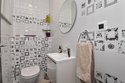 Ekskluzivna kuća – oaza mira s bazenom i garažom 27