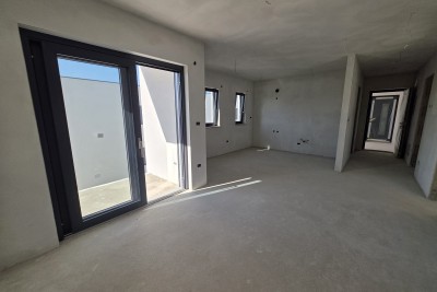 Poreč stan novogradnja 2S+DB, 1.5 km od mora, terasa, parking, podno grijanje 7