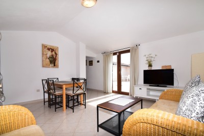 Poreč nei dintorni – ampia casa con 3 appartamenti, grande giardino e potenziale per piscina 41