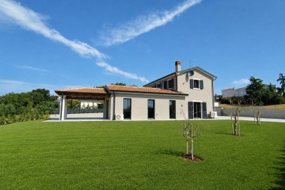 Mediterranean Stone Villa with Panoramic Views and Spacious Yard 7