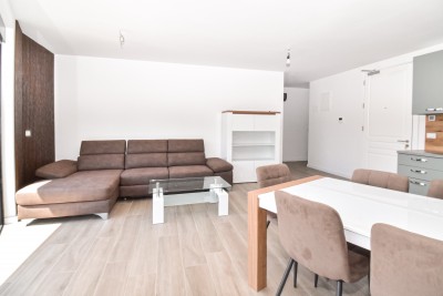 Apartment in a modern building with a yard, 400m from the beach 4