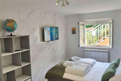 Umag okolica, dvojna kuća s dva odvojena stana i bazenom 14