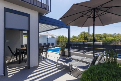 Poreč okolica | Moderna vila s bazenom i krovnom terasom | 168 m² | Novogradnja 2023 8