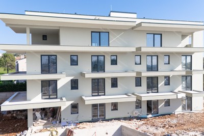 Moderne Wohnung mit drei Schlafzimmern im 2. Stock eines Gebäudes mit Aufzug – 1 km vom Meer 3