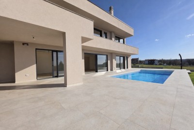 Moderna vila s bazenom i pogledom na more – okolica Poreča 251 m² + krovna terasa 87 m² 19
