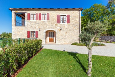 A wonderful stone villa with a large garden 3