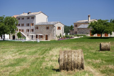 Pristna istrska posest, ki se nahaja na prostranem zemljišču 9