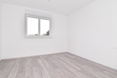 Appartamento con ampio giardino vicino al mare 9