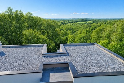 Moderna kuća sa bazenom i pogledom na more 4