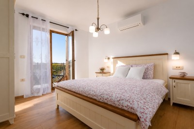Poreč, house with 4 bedrooms and a pool 12