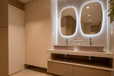 Casa familiare con ampio terreno edificabile in una zona tranquilla vicino a Parenzo 24