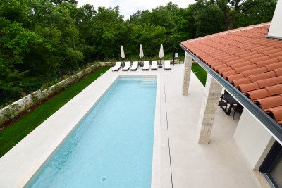 Villa di altissima qualità con una grande piscina vicino a Parenzo 26