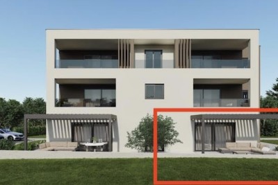 Apartment with a yard and its own entrance in a sought-after location 700m from the sea - under construction 1