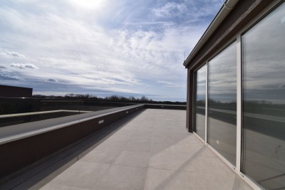 PENTHOUSE in a new building with a roof terrace 24