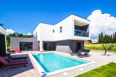 Una nuova villa moderna con piscina nelle vicinanze di Parenzo 1