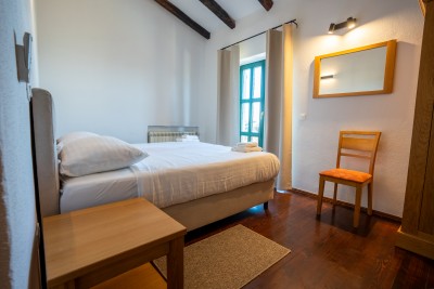 Mediteranska vila s prostranim vrtom i bazenom 38
