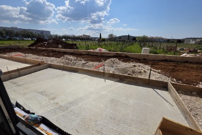Mediteranska kuća u nizu 2km od centra Poreča i mora - u izgradnji 14