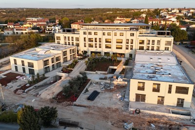 Modernes Penthouse mit Dachterrasse und Swimmingpool nahe dem Strand und dem Zentrum von Poreč - in Gebäude 2