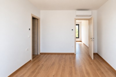 Marčana okolica – Moderna vila s bazenom i pogledom na more 14