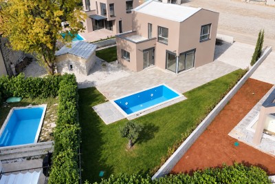 Kuća sa bazenom u okolici Poreča nedaleko Vrsara 24