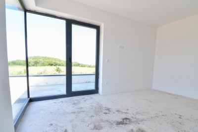 Moderna kuća s bazenom i vrhunskom opremom 17