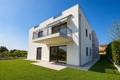 Vierzimmerwohnung im ersten Stock mit eigener Terrasse