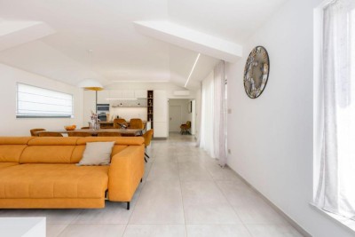 Labin – Moderna vila s bazenom, 8 km od Rapca 5