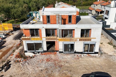 Moderna kuća s bazenom nadomak Poreča – 1 km od mora i centra grada - u izgradnji 3