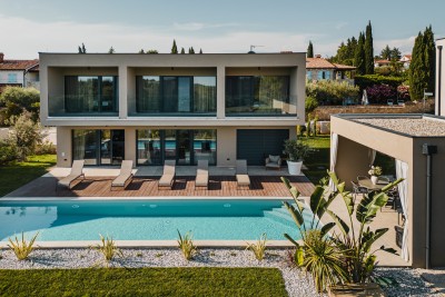 Luxury villa with pool near the sea