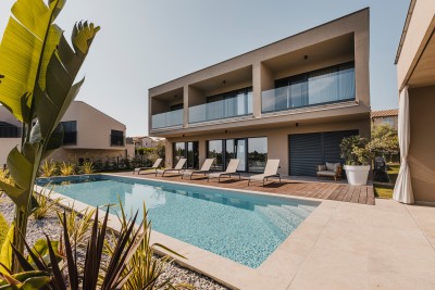 Luxury villa with pool near the sea 28