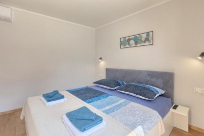 Novigrad okolica, kuća s bazenom u prirodi 8km od mora 8