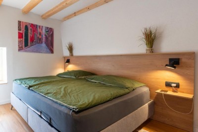 Renovirana kuća s bazenom u mirnom okruženju 21