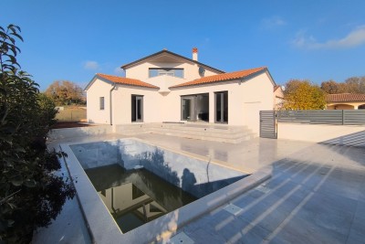 Casa splendidamente decorata e attrezzata con piscina