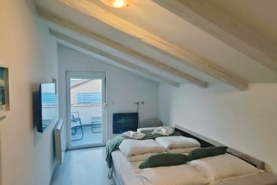Umag okolica, dvojna kuća s dva odvojena stana i bazenom 6