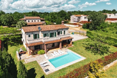 Istarska vila s bazenom, terasama i pogledom na more