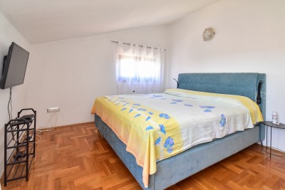 Prostran stan s 3 spavaće sobe i panoramskim pogledom na more, 500 m od mora 23