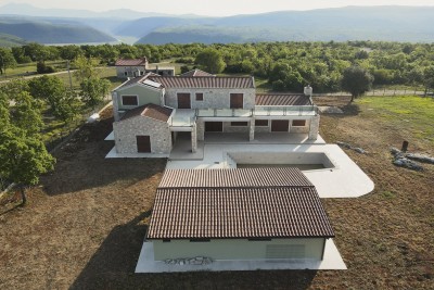 Idyllic and luxurious Villa in peaceful village - under construction