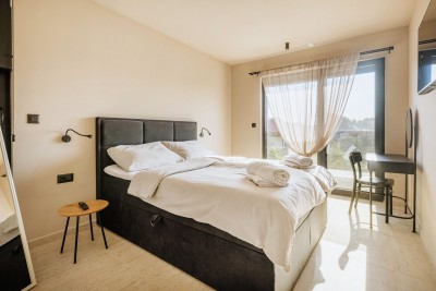 U blizini Poreča – moderna vila s bazenom i luksuznim uređenjem 17