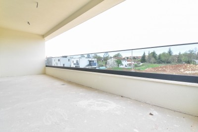 Luksuzan stan na 1. katu s prostranom natkrivenom terasom – mirna lokacija, 3 km od mora 13