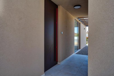 Ekskluzivna moderna vila s bazenom 27