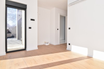 Ekskluzivna vila u istarskom stilu s bazenom i privatnošću 17