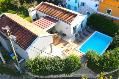 Erdgeschosshaus mit Swimmingpool, 4 km von Poreč und dem Meer entfernt 3