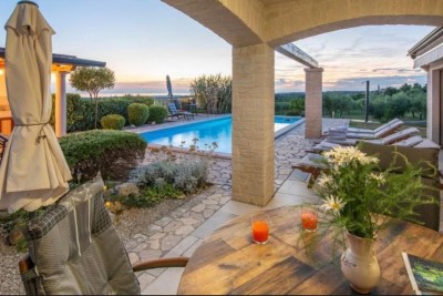 TOP A villa with a beautiful view of the sea and the countryside 4