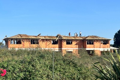 Moderne Doppelhaushälfte mit Swimmingpool - in Gebäude 17