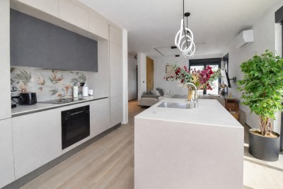 Moderne Villa mit Pool, Sauna und gepflegtem Garten – ruhige Lage nahe Poreč 12